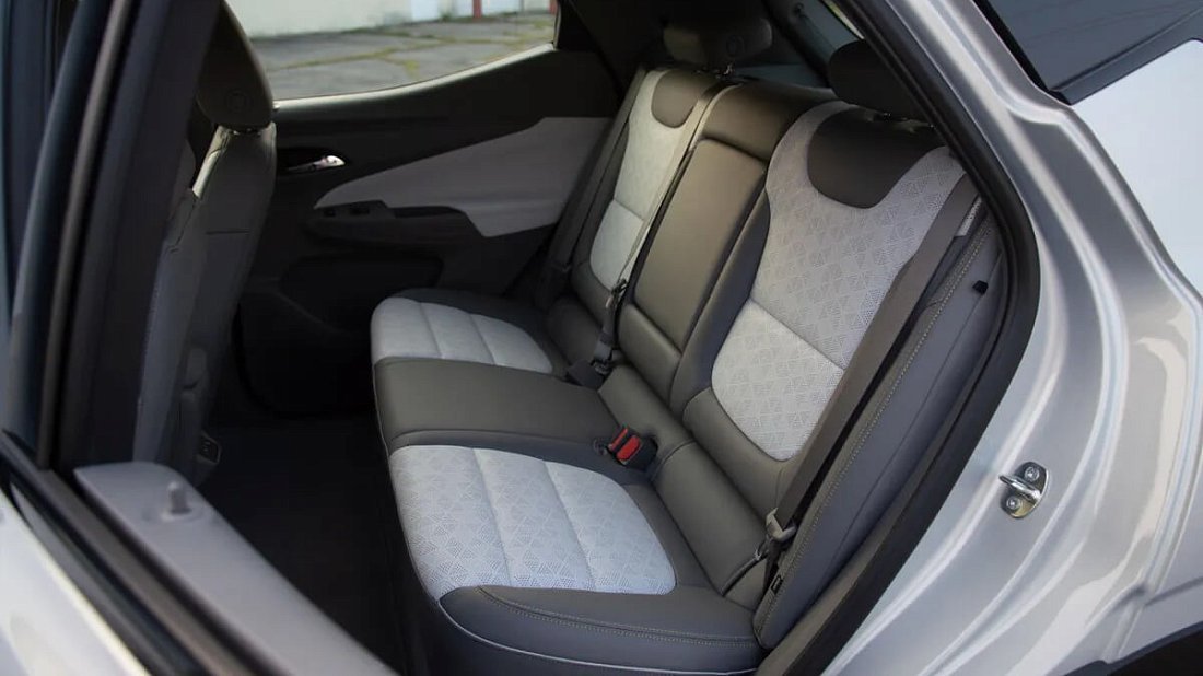 Chevrolet Bolt EV Gen 3 (2022-2023) rear seats, back seats, passenger seats, legroom, headroom, interior