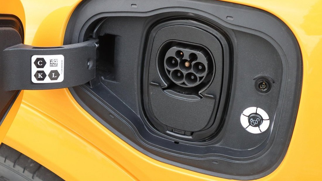 Ford Mustang Mach-E Rally (2024-…) charge port Europe, charging, inlet, plug, connector
