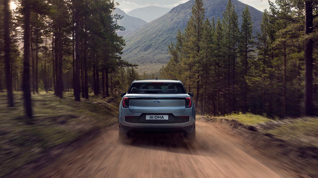 Ford Explorer EV Extended Range AWD (2024-…) rear view, taillights, trunk, spoiler, badge, bumper, exterior