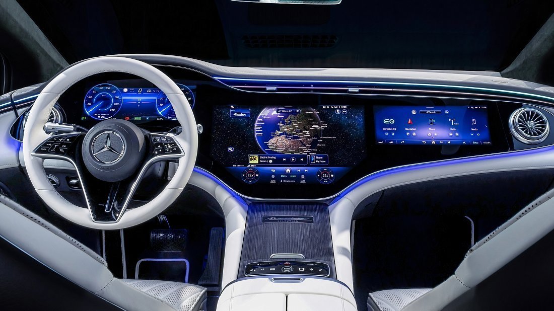 Mercedes EQS 450 4MATIC (2024-…) interior photo, front seat, driver seat, dashboard, steering wheel, infotainment, cockpit