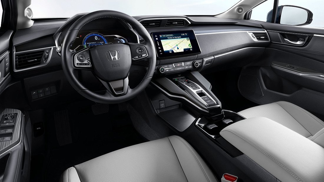 Honda Clarity Electric (2017-2019) interior photo, front seat, driver seat, dashboard, steering wheel, infotainment, cockpit
