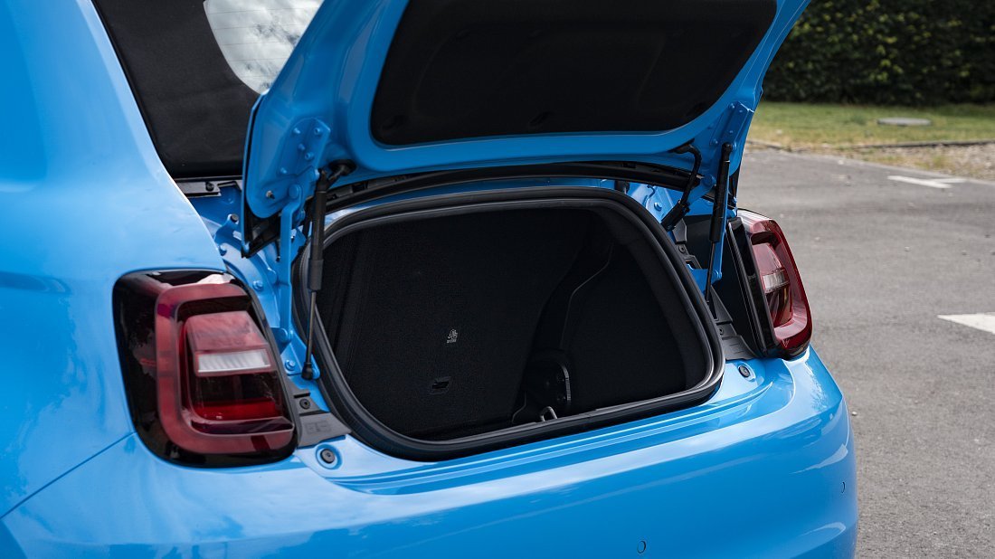 Abarth 500e Convertible (2023-…) trunk photo, boot, seats up, seats upright, cargo space, cargo volume, cargo capacity, storage
