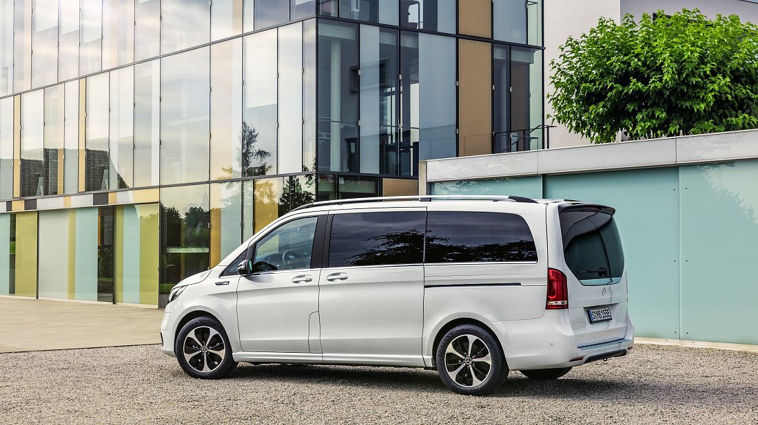 Mercedes EQV 300 Long (2020-2024) rear quarter, three-quarter view, diagonal, exterior