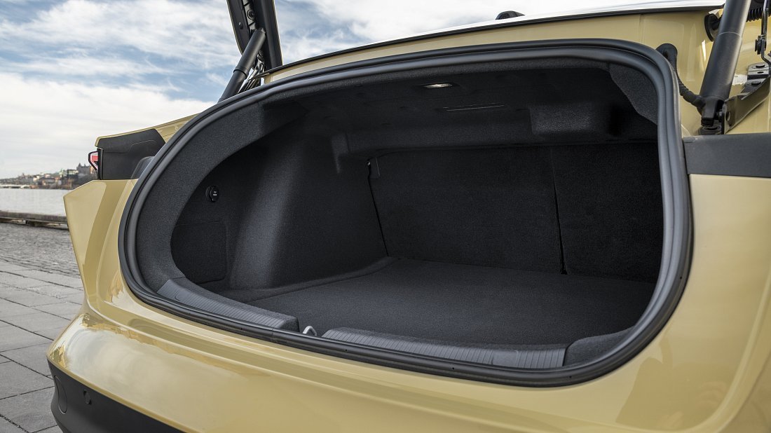 NIO ET5 Long Range (2022-…) trunk, boot, seats up, seats upright, cargo space, cargo volume, cargo capacity, storage