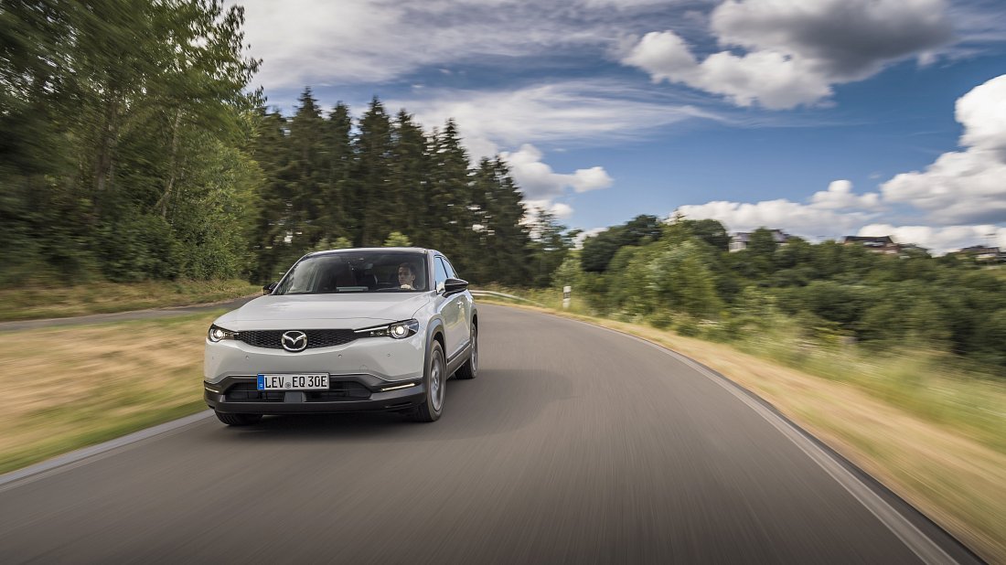 Mazda MX-30 Electric (2020-…) front view, front quarter, diagonal, exterior