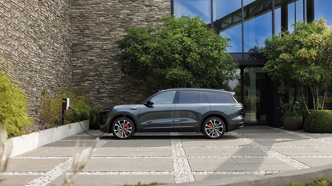 NIO EL8 Long Range (2024-…) side profile photo, silhouette, doors, wheels, exterior