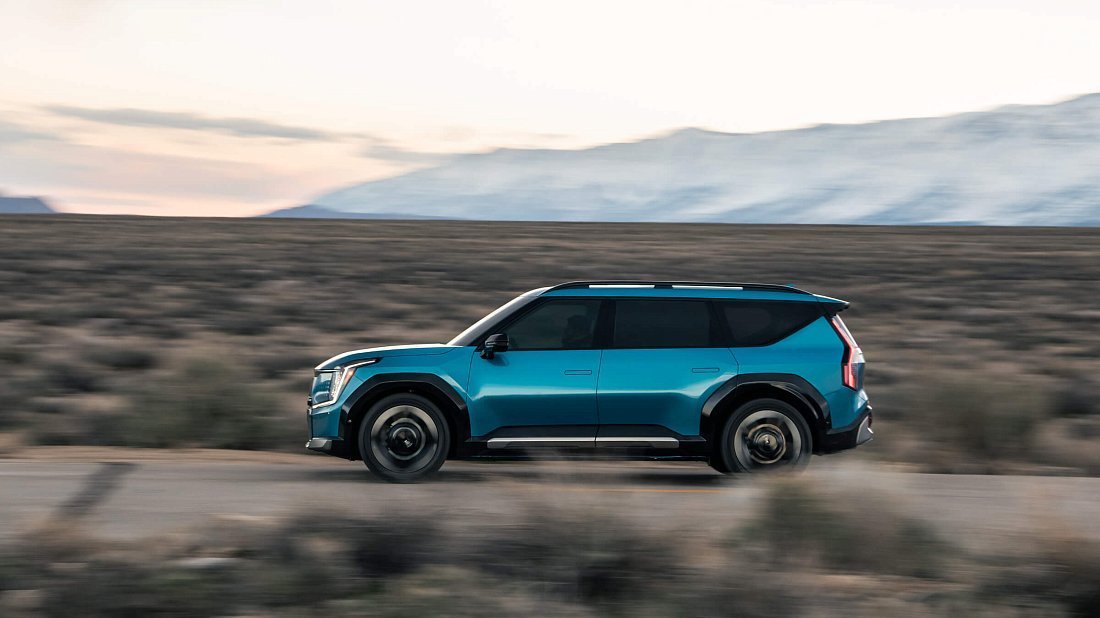 Kia EV9 GT Line AWD (2023-…) side profile photo, silhouette, doors, wheels, exterior