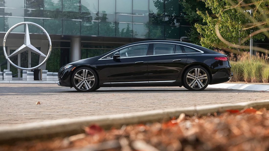 Mercedes EQS 350 (2021-2022) side profile, silhouette, doors, wheels, exterior