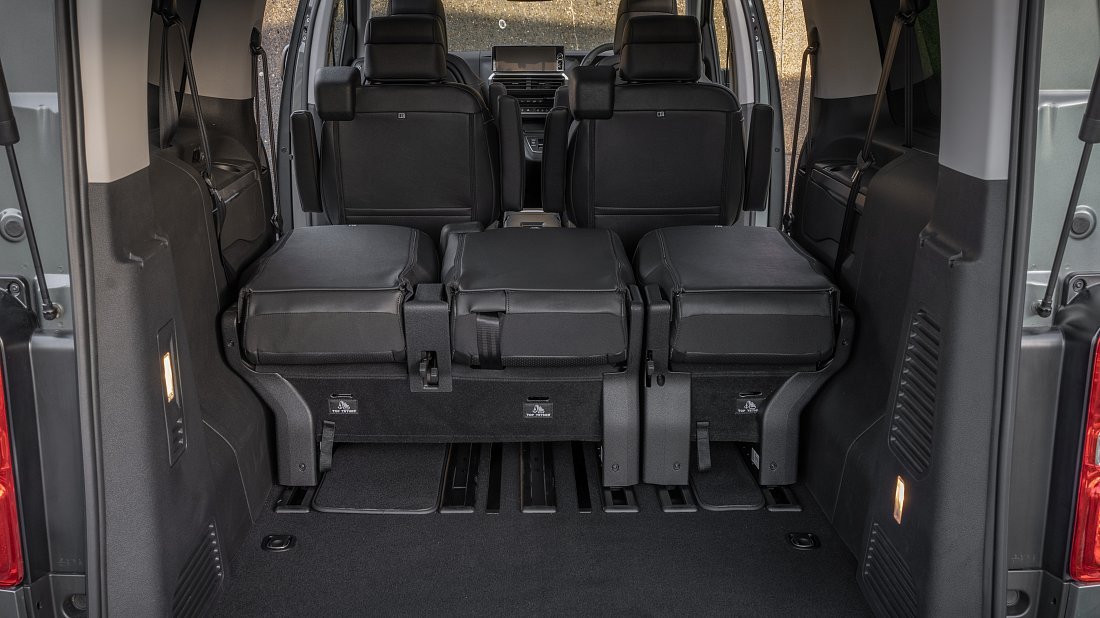 Opel Zafira Electric Life L3 50 kWh (2024-...) trunk, boot, expanded, folded seats, maximum volume, max cargo, max capacity, max storage