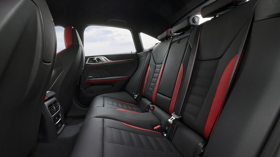BMW i4 xDrive40 (2024-…) rear seats, back seats, passenger seats, legroom, headroom, interior