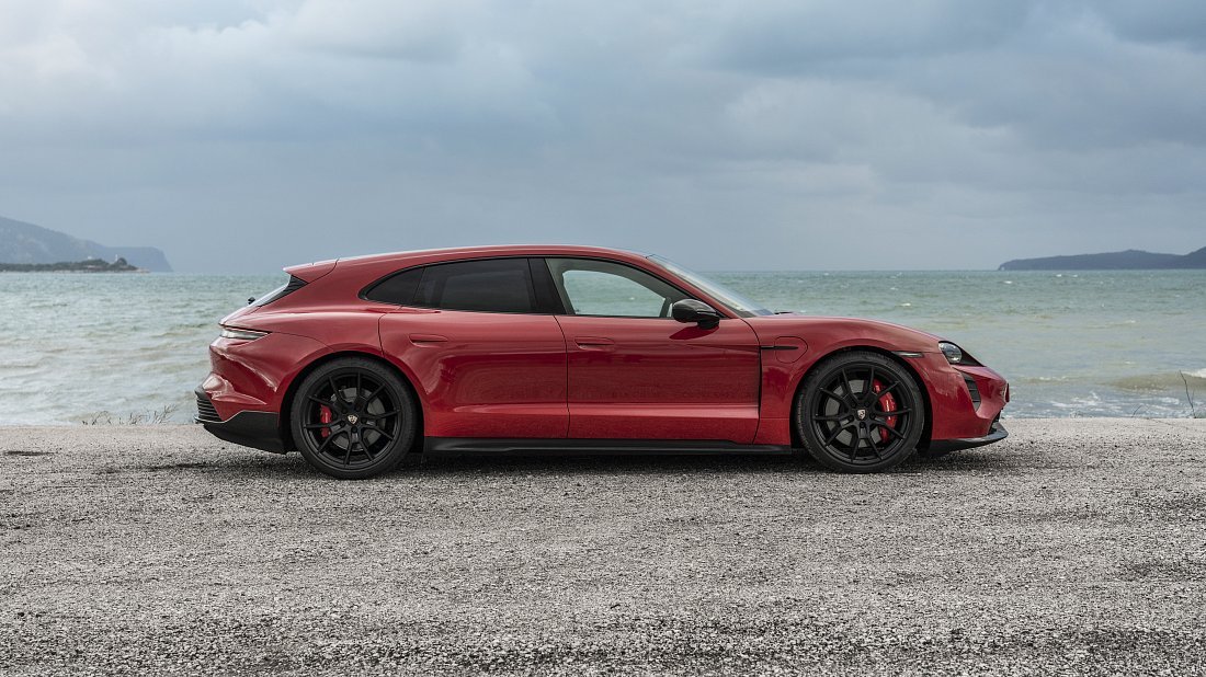 Porsche Taycan GTS Sport Turismo (2022-2024) side profile photo, silhouette, doors, wheels, exterior