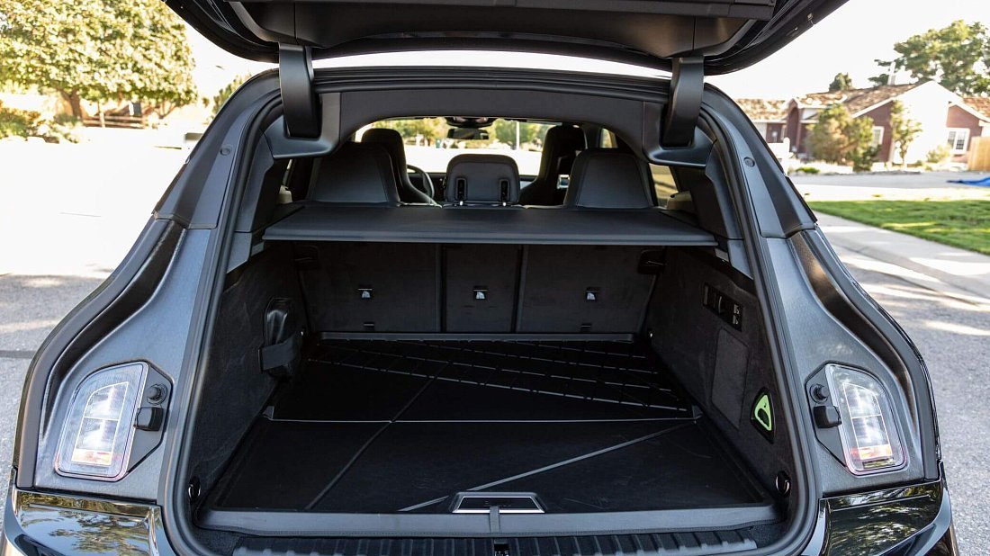 BMW iX M60 xDrive (2022-2025) trunk, boot, seats up, seats upright, cargo space, cargo volume, cargo capacity, storage