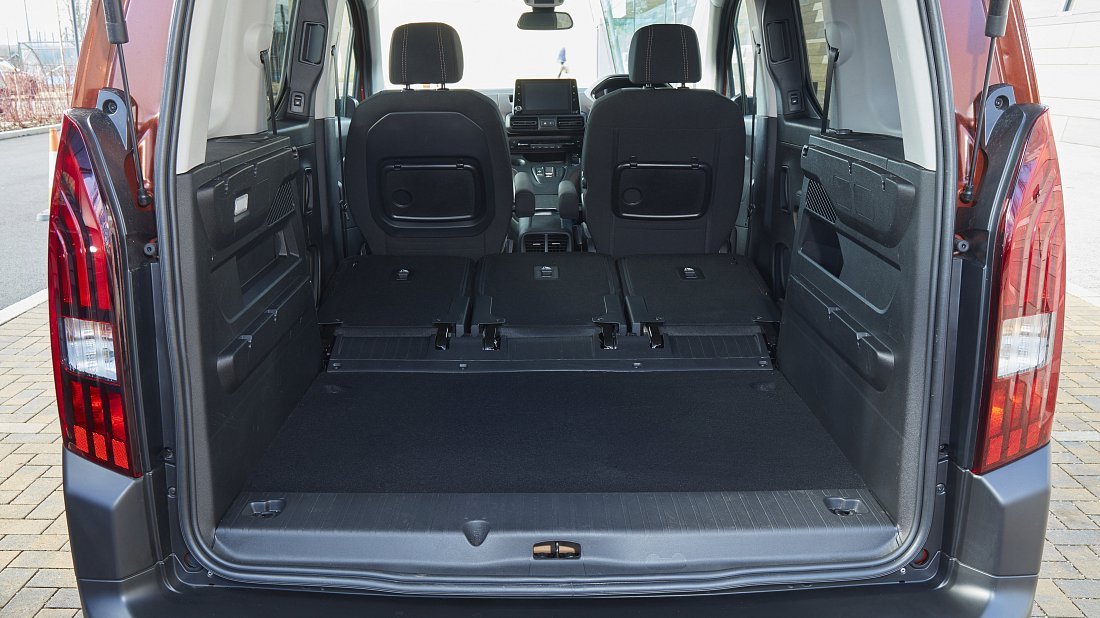 Peugeot e-Rifter Standard 50 kWh (2021-2024) trunk, boot, expanded, folded seats, maximum volume, max cargo, max capacity, max storage