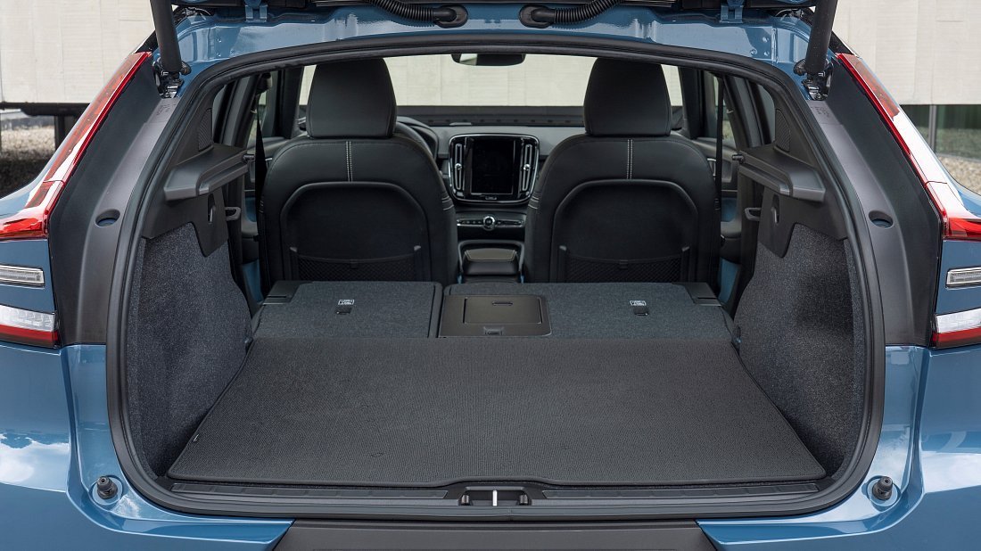 Volvo C40 Recharge (EC40) Twin Pure Electric (2021-2022) trunk, boot, expanded, folded seats, maximum volume, max cargo, max capacity, max storage