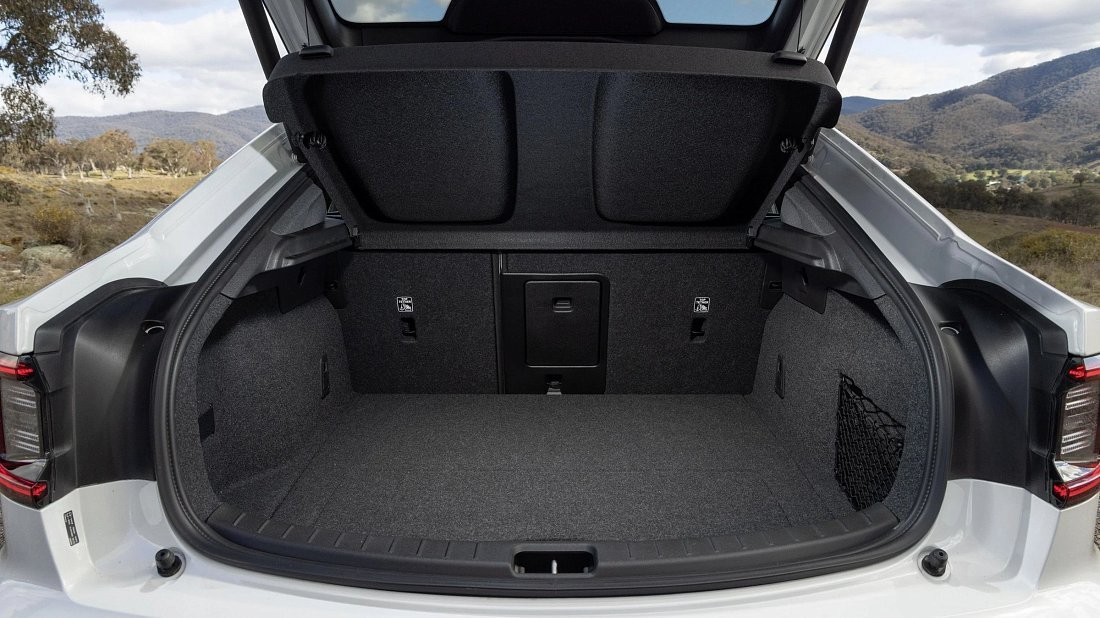 Polestar 2 Standard Range Single Motor (2024-…) trunk, boot, seats up, seats upright, cargo space, cargo volume, cargo capacity, storage