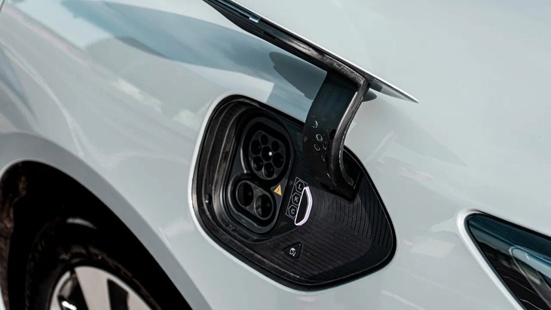 NIO ET7 Long Range (2022-…) charge port Europe photo, charging, inlet, plug, connector
