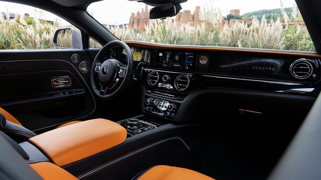 Rolls-Royce Spectre (2023-…) interior, front seat, driver seat, dashboard, steering wheel, infotainment, cockpit