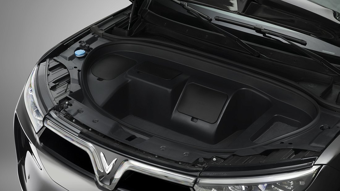 VinFast VF 9 Plus (2024-…) frunk, front trunk, under hood, storage, cargo, capacity, bonus space