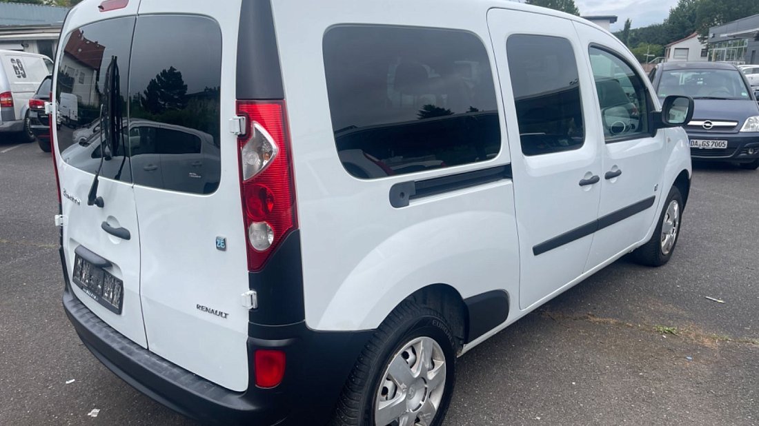 Renault Kangoo Z.E. Maxi (2011-2017) rear quarter, three-quarter view, diagonal, exterior