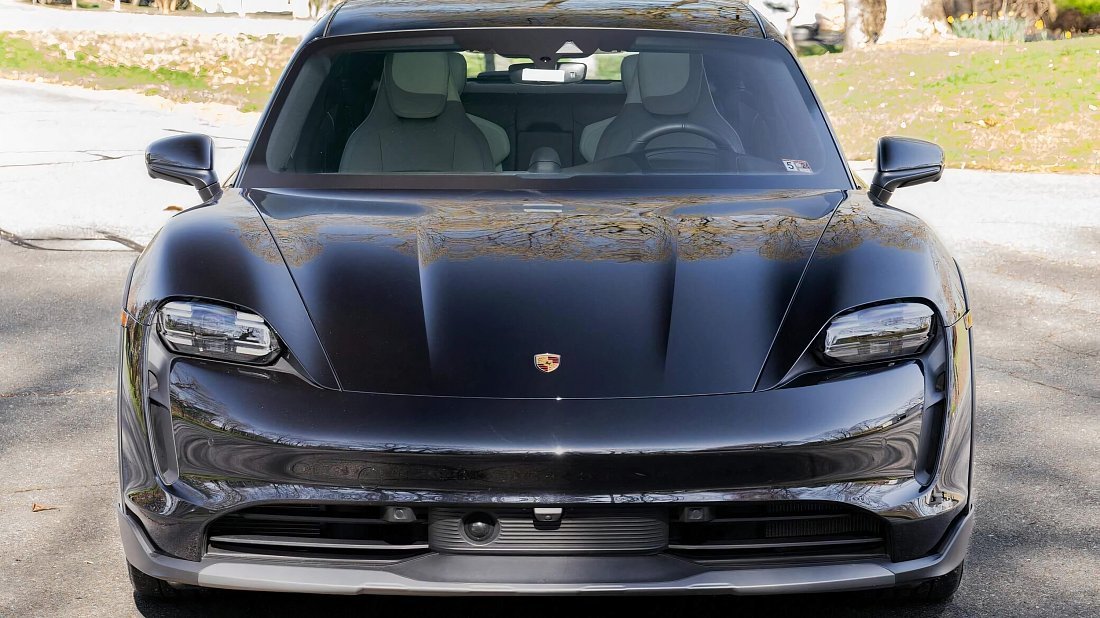 Porsche Taycan Turbo Cross Turismo (2021-2024) front fascia photo, grille, headlights, bumper, exterior