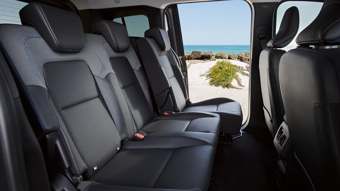 Nissan Townstar Evalia EV L1 (2023-…) rear seats, back seats, passenger seats, legroom, headroom, interior