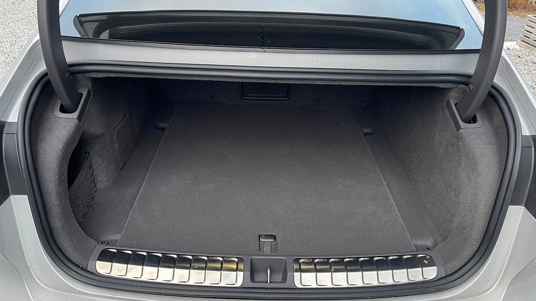 NIO ET7 Long Range (2022-…) trunk photo, boot, seats up, seats upright, cargo space, cargo volume, cargo capacity, storage