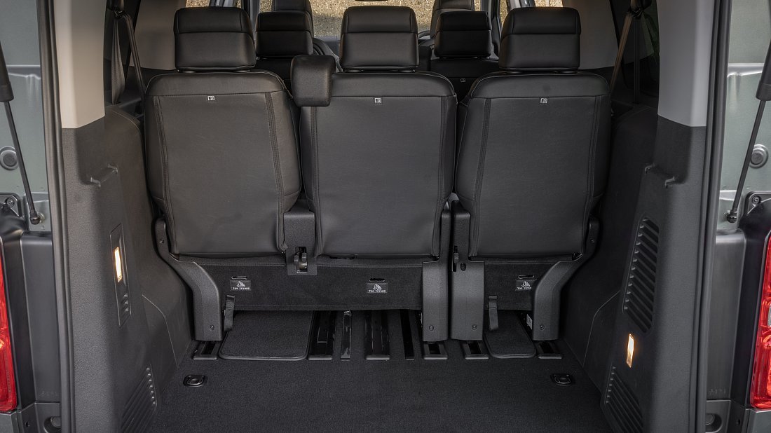 Opel Zafira Electric Life L3 75 kWh (2024-...) trunk, boot, seats up, seats upright, cargo space, cargo volume, cargo capacity, storage