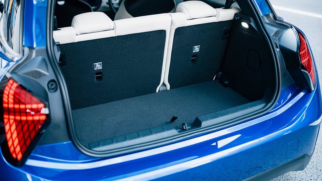 Mini Cooper SE (2023-…) trunk, boot, seats up, seats upright, cargo space, cargo volume, cargo capacity, storage