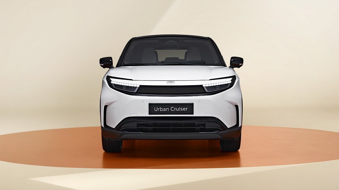Toyota Urban Cruiser 49 kWh FWD (2025-…) front fascia, grille, headlights, bumper, exterior