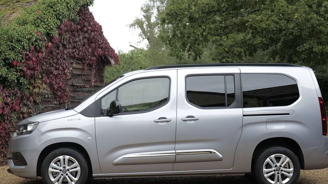 Toyota Proace City Verso Electric L2 50 kWh (2021-2024) side profile, silhouette, doors, wheels, exterior