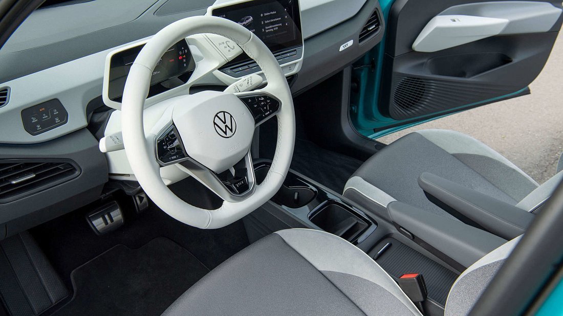 Volkswagen ID.3 1st Edition (2019-2021) interior photo, front seat, driver seat, dashboard, steering wheel, infotainment, cockpit