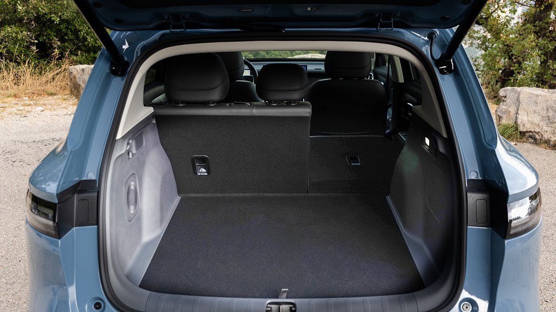 Leapmotor B10 Pro Max (2025-..) trunk photo, boot, seats up, seats upright, cargo space, cargo volume, cargo capacity, storage