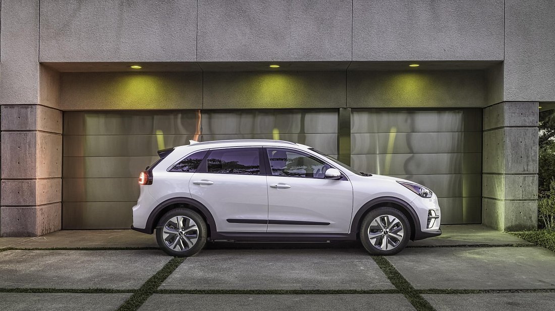 Kia Niro EV Standard Range (2019-2022) side profile, silhouette, doors, wheels, exterior