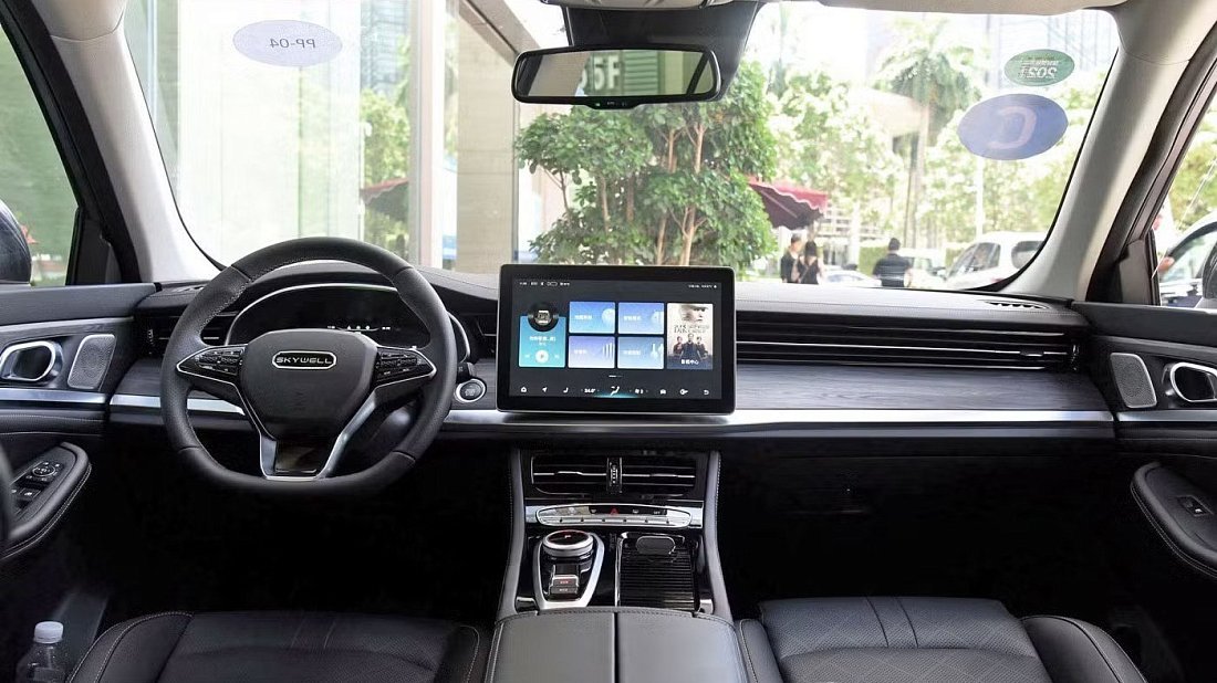 Skywell ET5 86 kWh (2022-...) interior photo, front seat, driver seat, dashboard, steering wheel, infotainment, cockpit