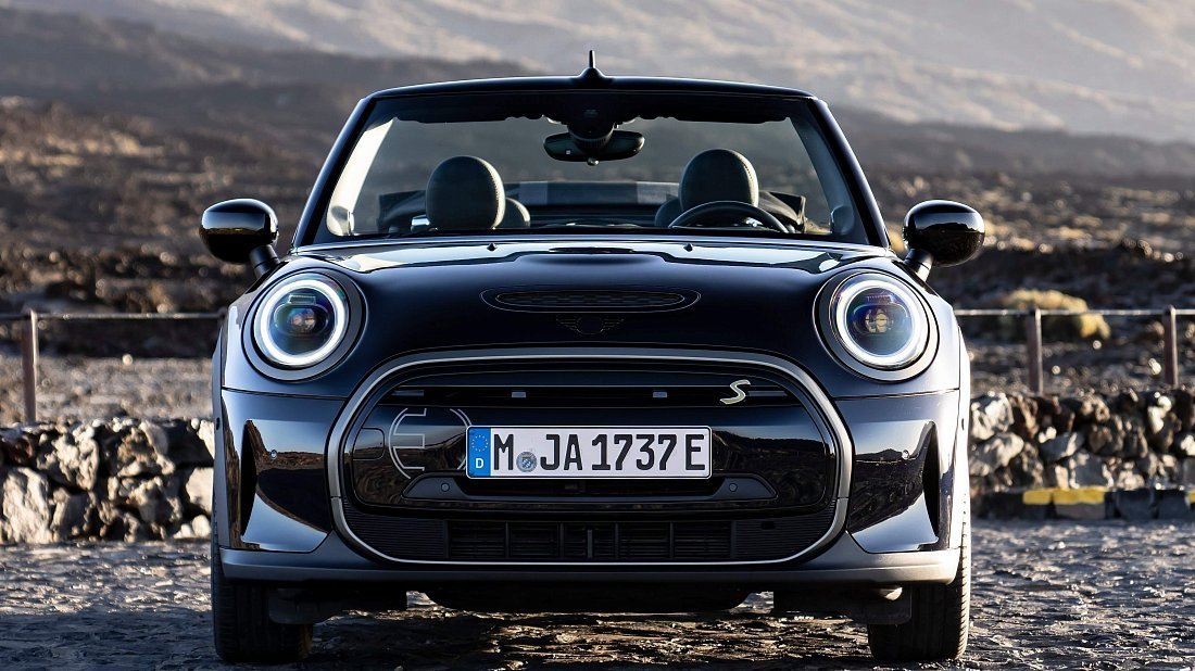 Mini Cooper SE Convertible (2023-2024) front fascia, grille, headlights, bumper, exterior