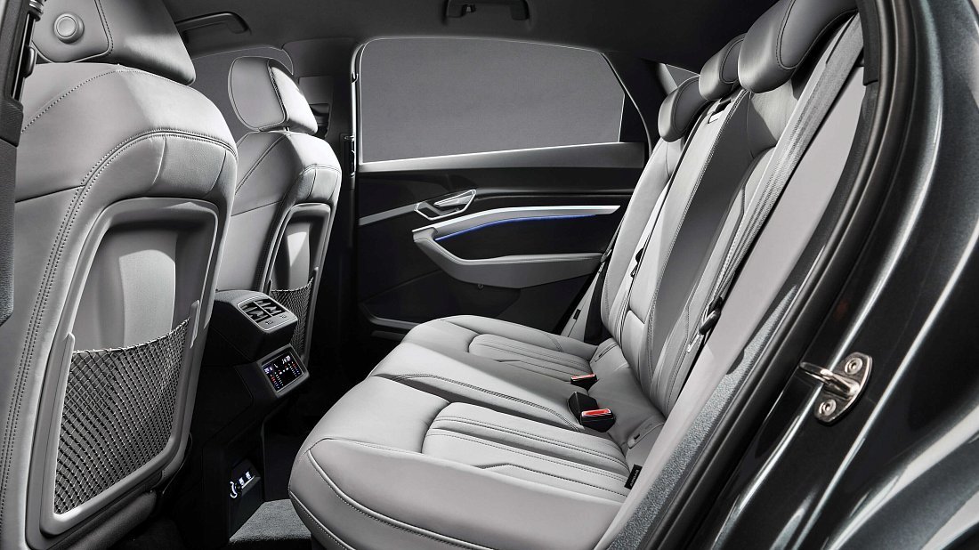 Audi e-tron Sportback S (2020-2022) rear seats photo, back seats, passenger seats, legroom, headroom, interior