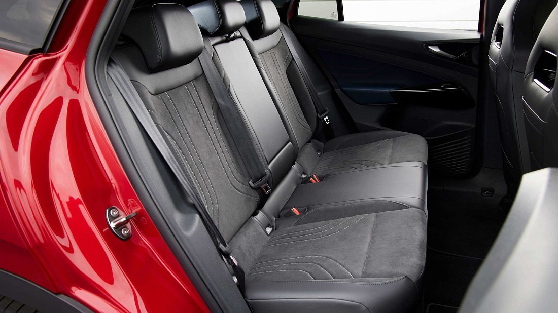 Volkswagen ID.4 GTX (2023-…) rear seats photo, back seats, passenger seats, legroom, headroom, interior