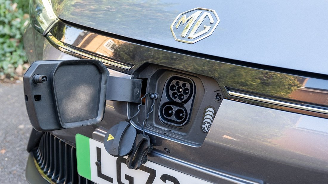 MG MG5 Electric Long Range (2022-…) charge port Europe, charging, inlet, plug, connector
