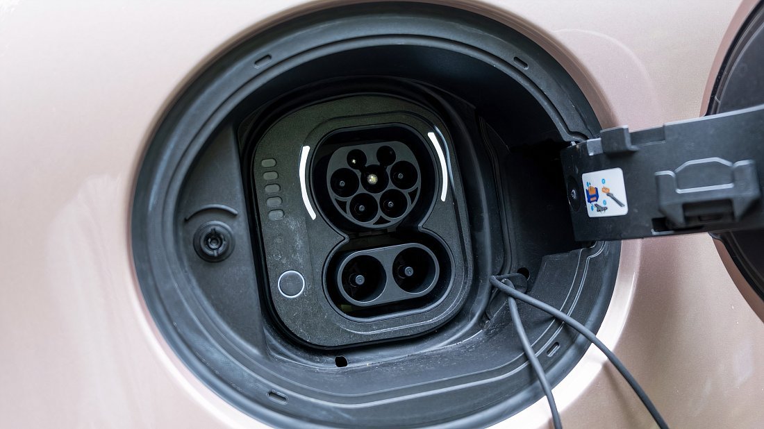 Fiat 500e Hatchback 24 kWh (2020-…) charge port Europe, charging, inlet, plug, connector