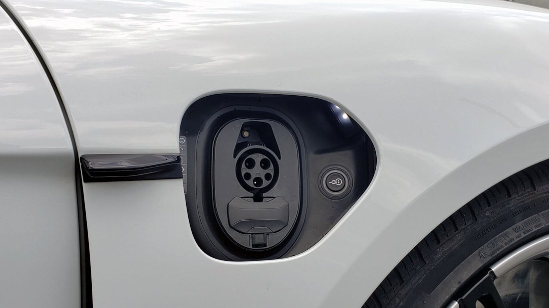 Porsche Taycan 4S Plus (2020-2024) charge port USA, charging, inlet, plug, connector