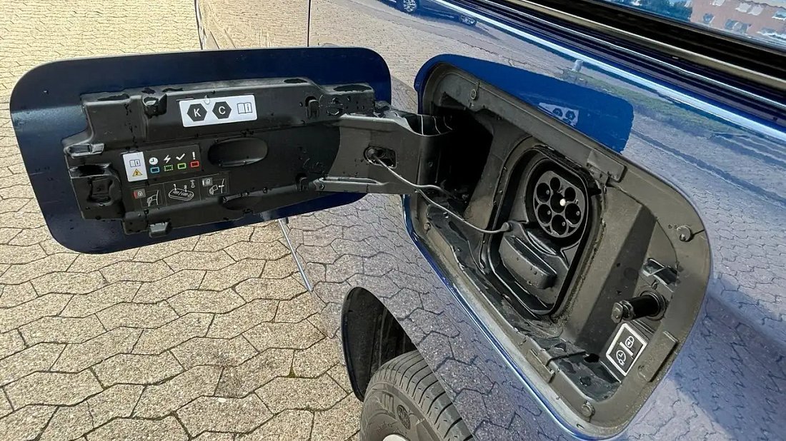 Opel Combo Electric Life XL 52 kWh (2024-...) charge port Europe photo, charging, inlet, plug, connector