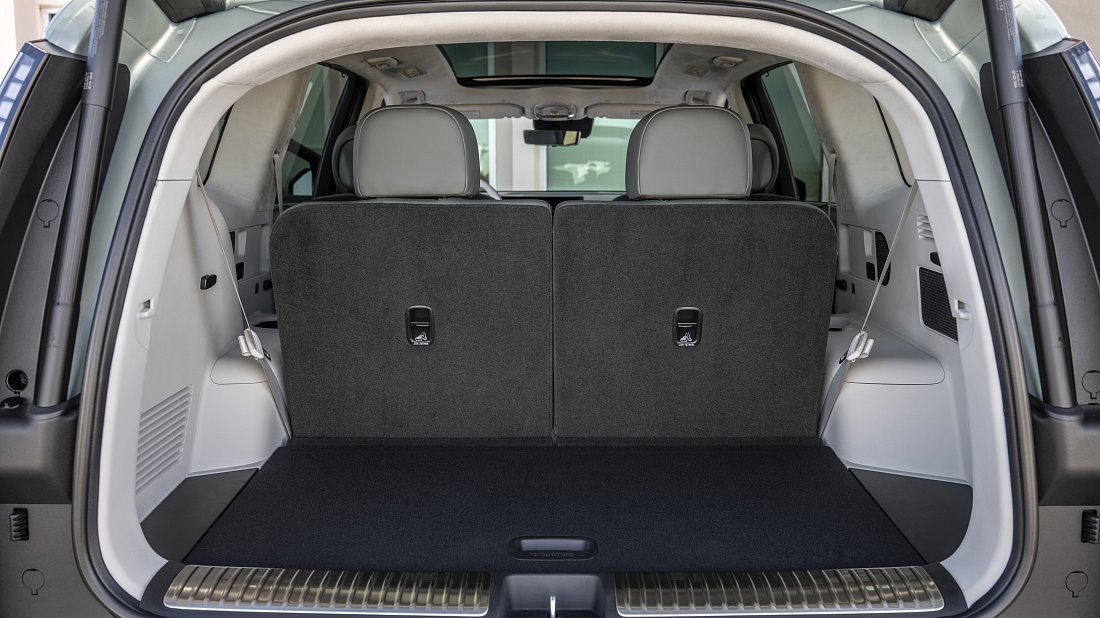 Hyundai Ioniq 9 Long Range AWD (2025-…) trunk, boot, seats up, seats upright, cargo space, cargo volume, cargo capacity, storage