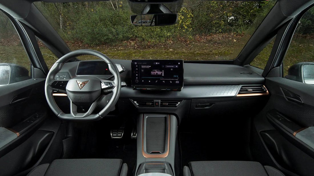 Cupra Born VZ (2024-…) interior, front seat, driver seat, dashboard, steering wheel, infotainment, cockpit