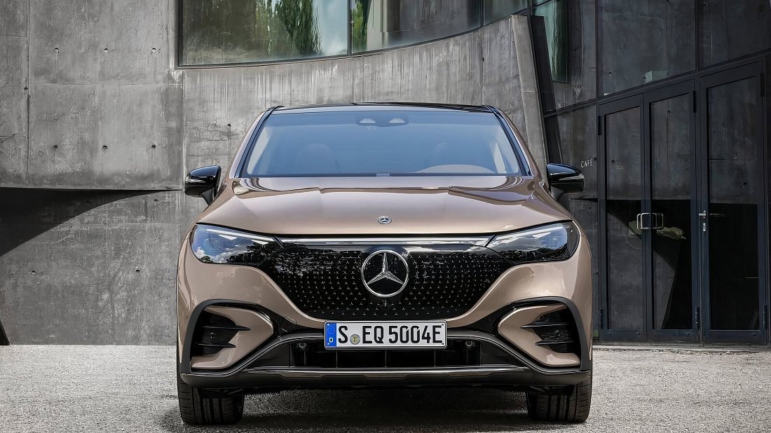 Mercedes EQE SUV 500 4MATIC (2022-2023) front fascia, grille, headlights, bumper, exterior