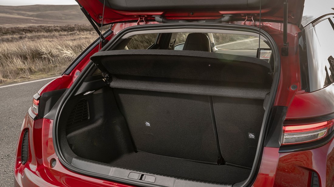 DS 3 E-Tense (2022-…) trunk photo, boot, seats up, seats upright, cargo space, cargo volume, cargo capacity, storage