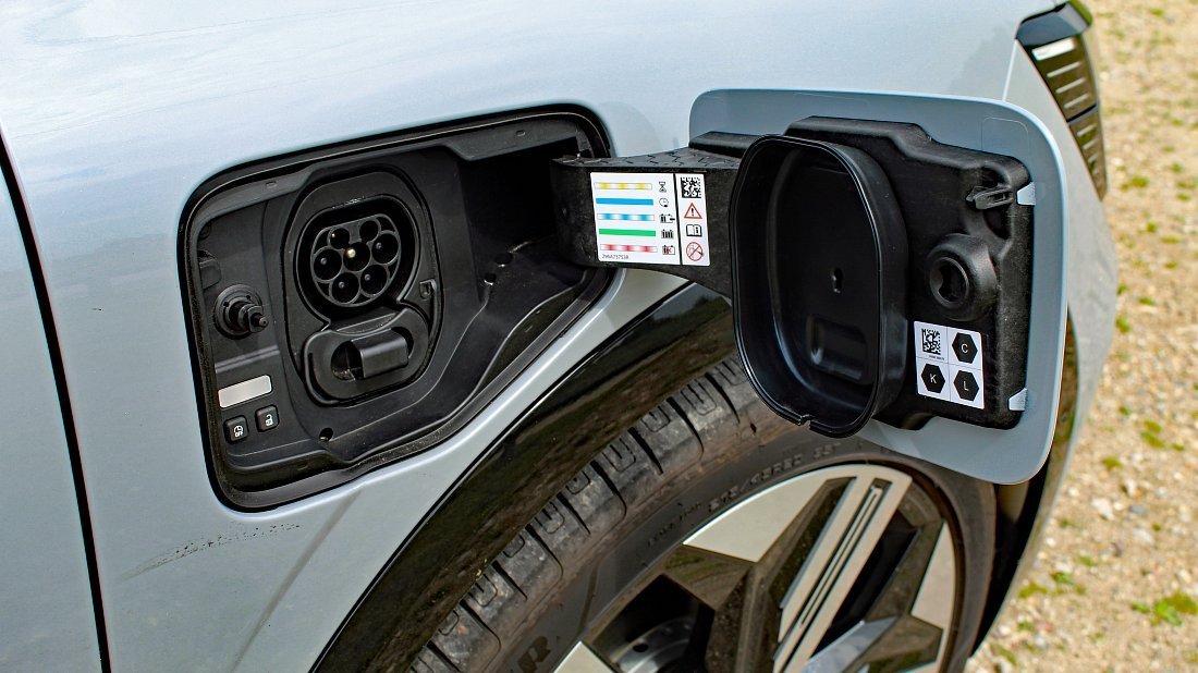 Renault Megane E-Tech EV60 130hp (2022-…) charge port Europe, charging, inlet, plug, connector