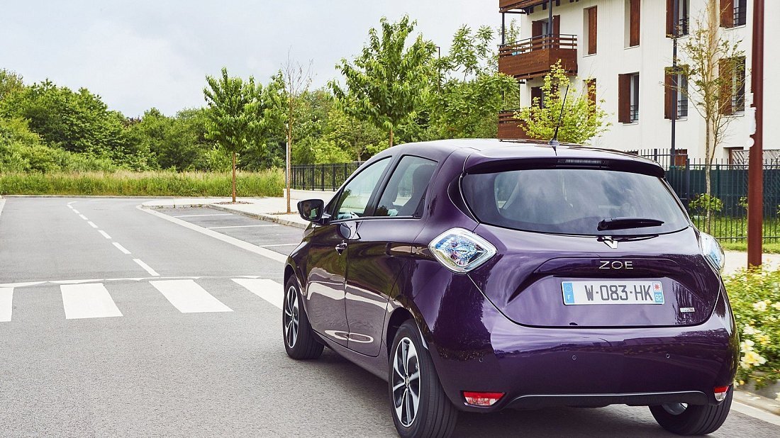 Renault Zoe Z.E. 40 R75/R90 Entry (2016-2018) rear quarter, three-quarter view, diagonal, exterior