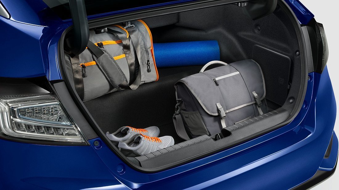 Honda Clarity Electric (2017-2019) trunk photo, boot, seats up, seats upright, cargo space, cargo volume, cargo capacity, storage
