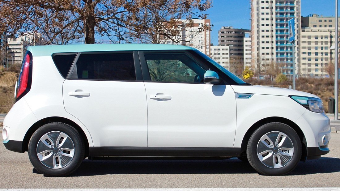 Kia Soul EV (2014-2017) side profile, silhouette, doors, wheels, exterior