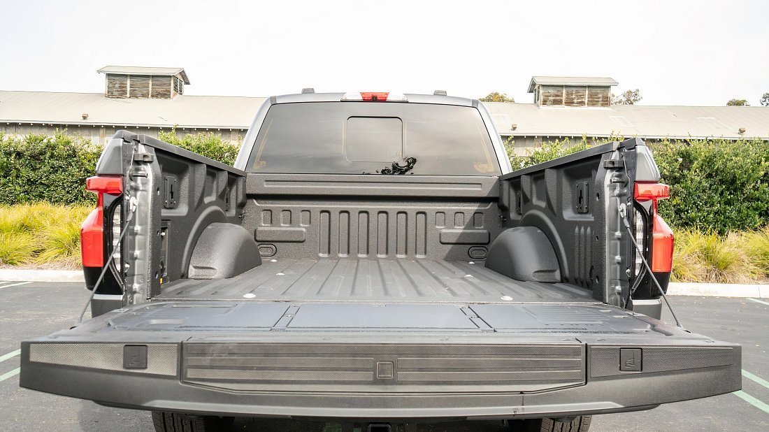 Ford F-150 Lightning Extended Range (2022-…) trunk, boot, seats up, seats upright, cargo space, cargo volume, cargo capacity, storage